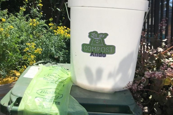 Retiro de residuos orgánicos para generar compost